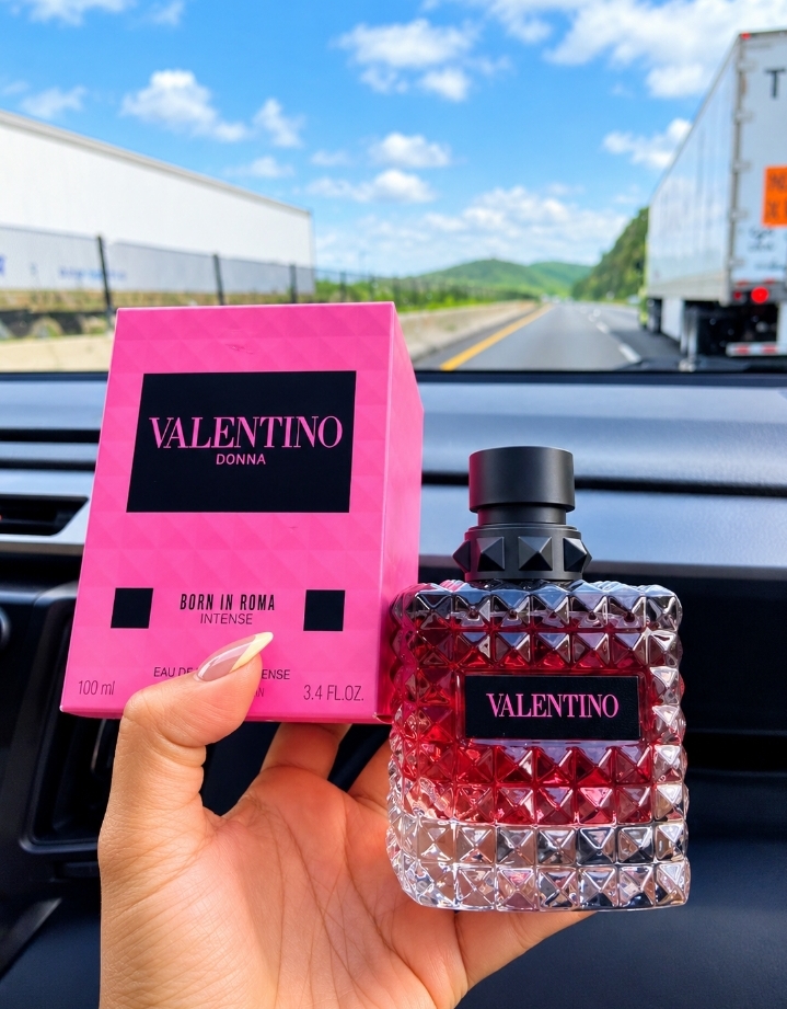Valentino Donna Born in Roma Intense Eau de Parfum