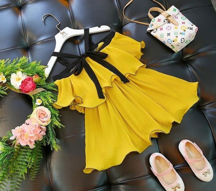 Sunshine ruffle Princess Princess dress