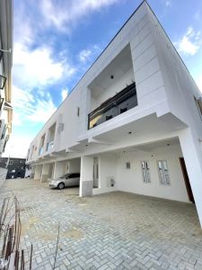 CONTEMPORARY 3 BED TERRACE DUPLEX