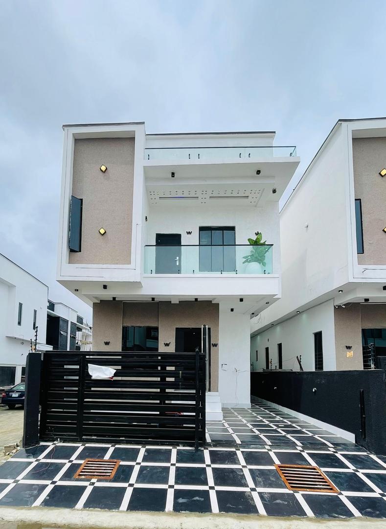 4 bedroom detached duplex