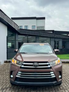 TOYOTA HIGHLANDER