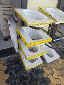 Ceramic WC Squatting Pan (S Trap Bathroom Toilet Bowl)