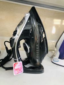 PerfectGlide 2600W Steam Iron