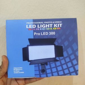 Varicolor Pro LED 300 – Professional Photo & Video LED Light Kit