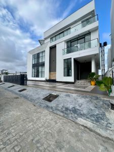 ⚜️**OUTSTANDINGLY FINISHED MASSIVE 5 BED DETACHED SMART HOME WITH ELEVATOR, CINEMA, GYM, POOL, STUDY