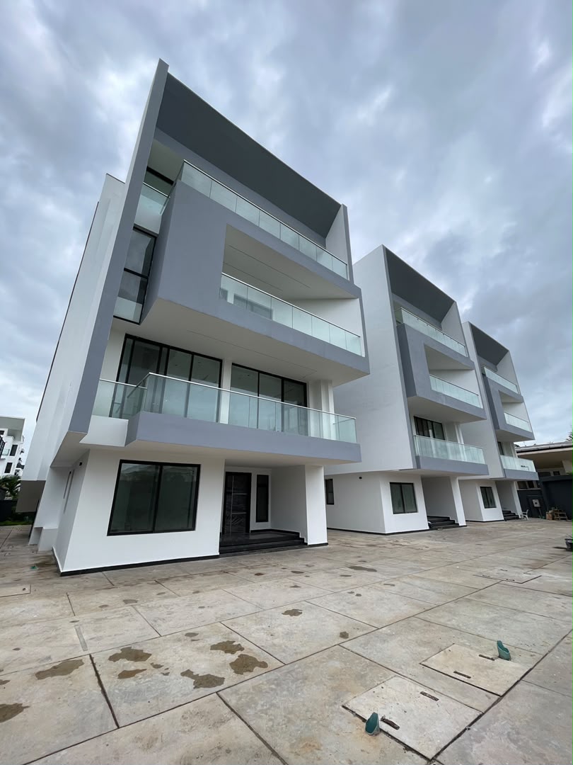 ⚜️**LAVISHLY FINISHED 5 BED FULLY DETACHED SMART HOME WITH SWIMMING POOL, ELEVATOR,ROOFTOP TERRACE A